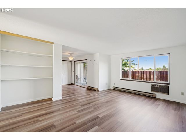 1269 Ne GRANT St B, Hillsboro, OR 97124