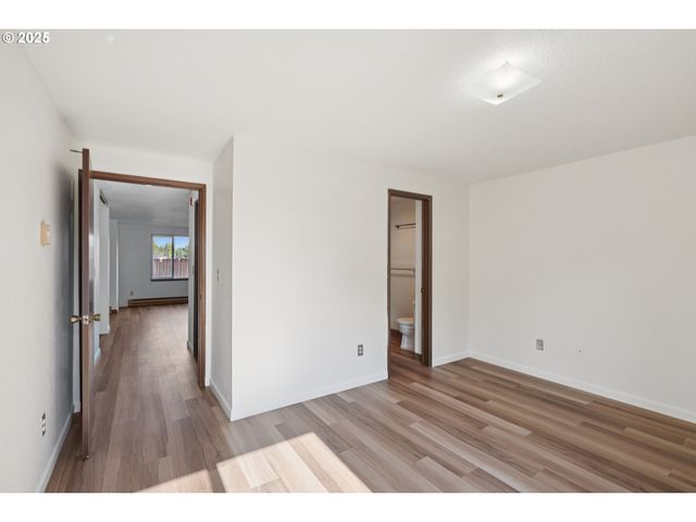 1269 Ne GRANT St B, Hillsboro, OR 97124