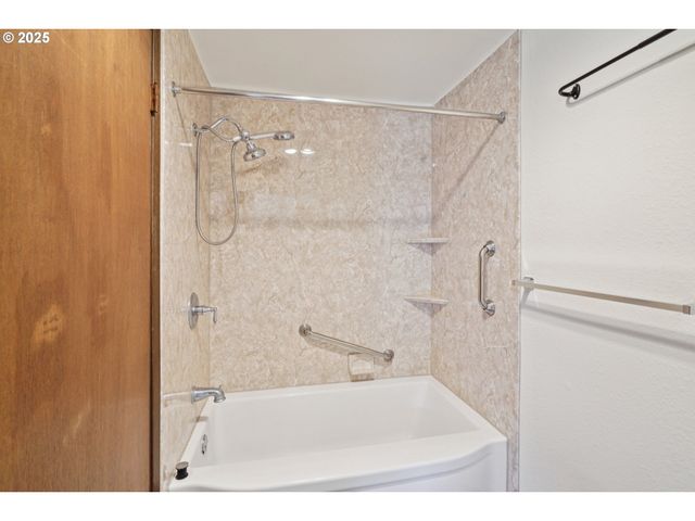 1269 Ne GRANT St B, Hillsboro, OR 97124