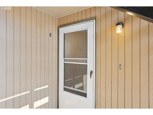 1269 Ne GRANT St B, Hillsboro, OR 97124