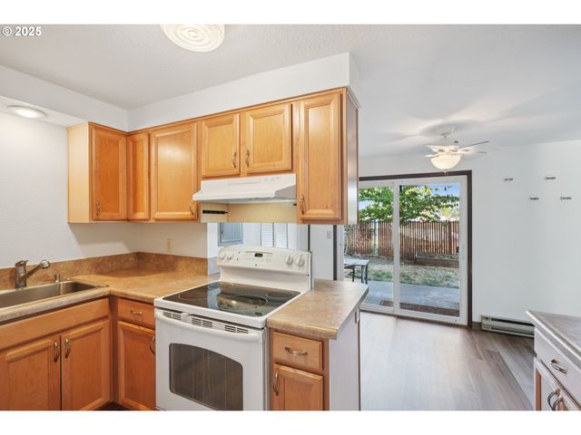 1269 Ne GRANT St B, Hillsboro, OR 97124