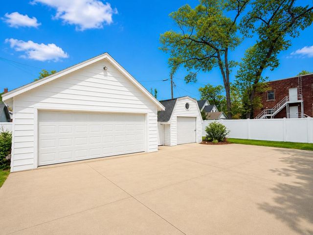 1715 Peck Street, Muskegon, MI 49441