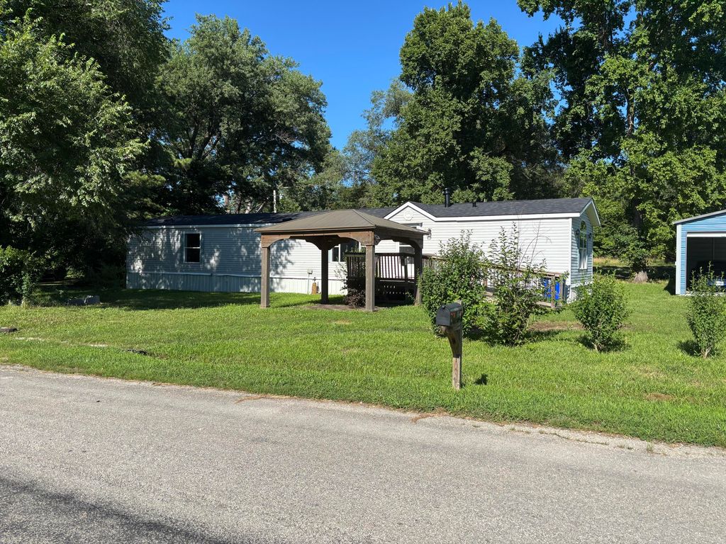 106 South Missouri, Urbana, MO 65767