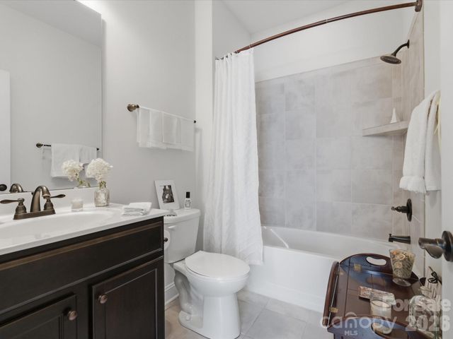 1180 Avalon Place, Matthews, NC 28104