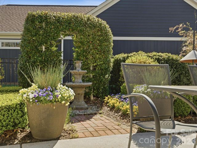 1180 Avalon Place, Matthews, NC 28104