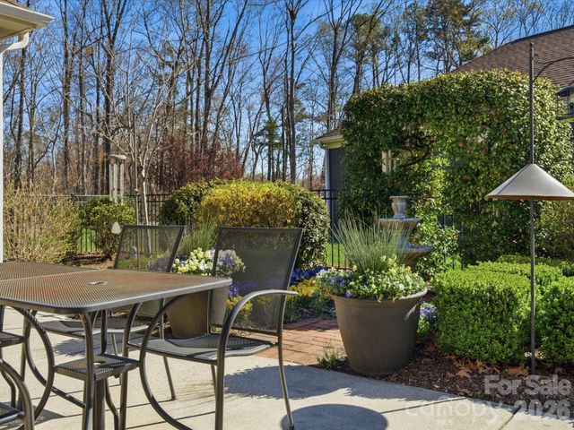 1180 Avalon Place, Matthews, NC 28104