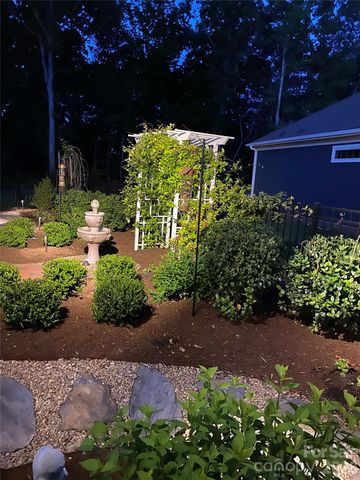 1180 Avalon Place, Matthews, NC 28104