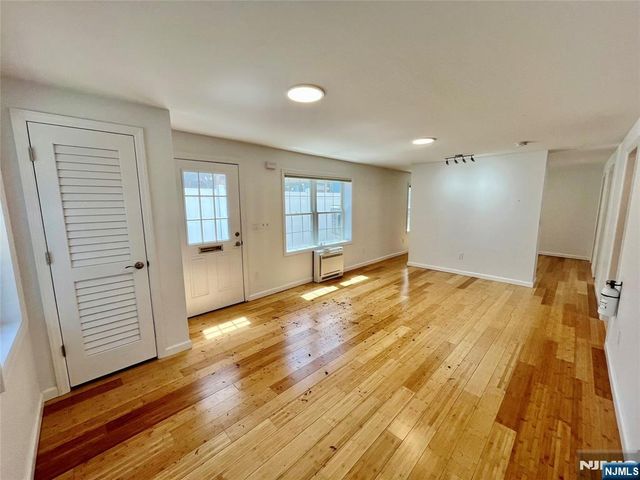 28 Park Avenue, Dumont, NJ 07628