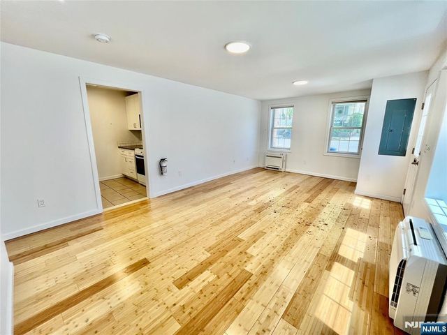 28 Park Avenue, Dumont, NJ 07628