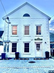 28 Park Avenue, Dumont, NJ 07628