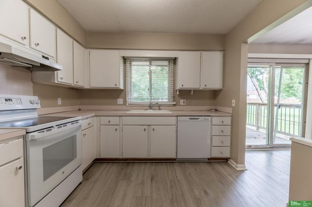 2512 N 143 Street, Omaha, NE 68164