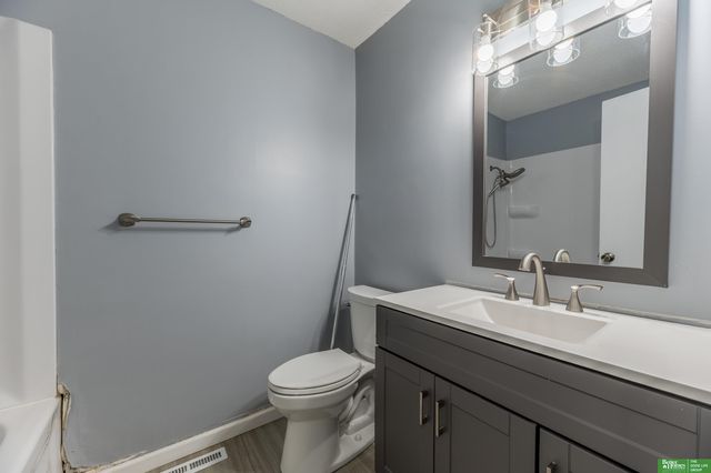2512 N 143 Street, Omaha, NE 68164