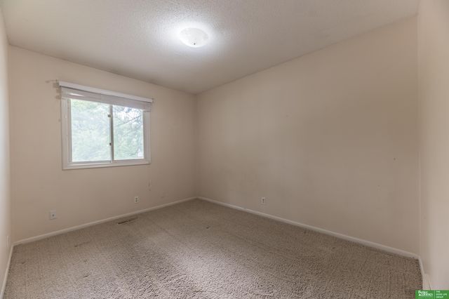 2512 N 143 Street, Omaha, NE 68164