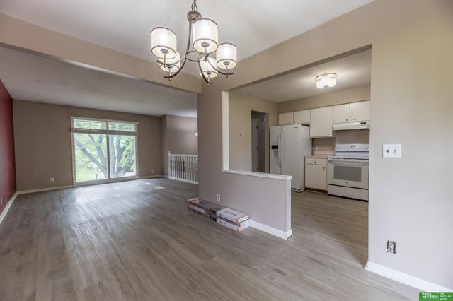 2512 N 143 Street, Omaha, NE 68164