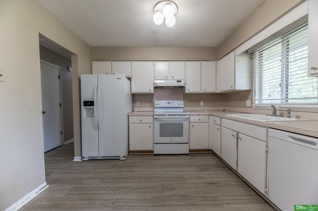 2512 N 143 Street, Omaha, NE 68164