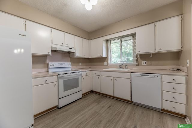 2512 N 143 Street, Omaha, NE 68164