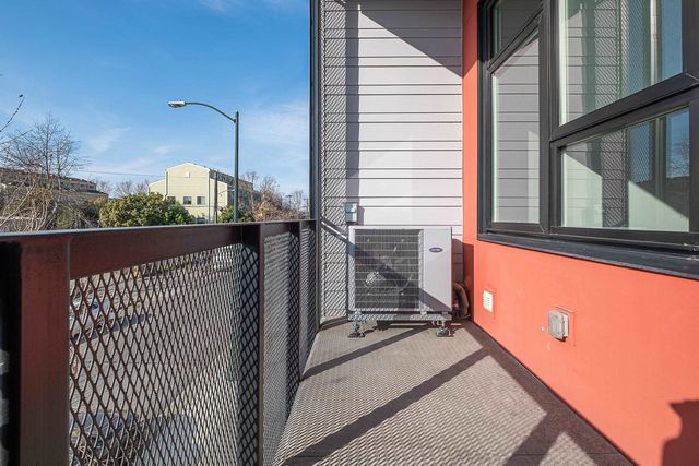 1545 32nd Street 210, Oakland, CA 94608