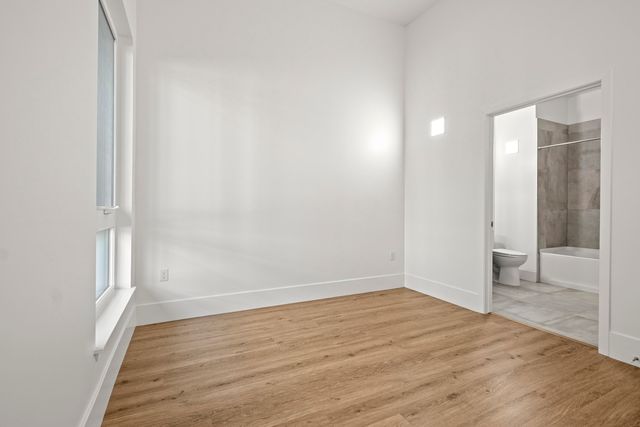 1545 32nd Street 210, Oakland, CA 94608