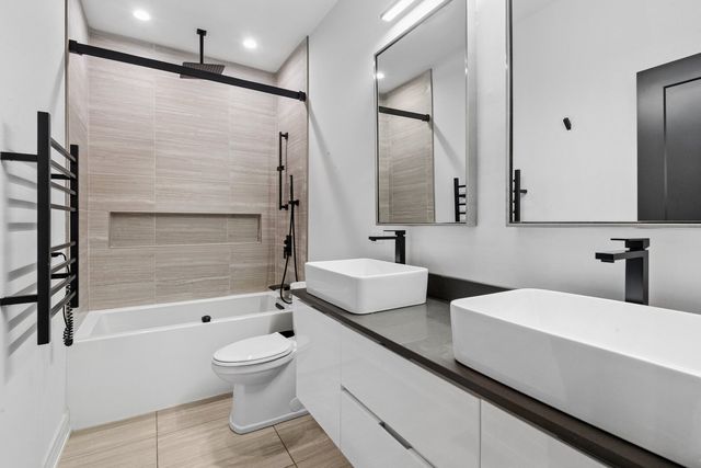 2147 W Thomas Street, Chicago, IL 60622