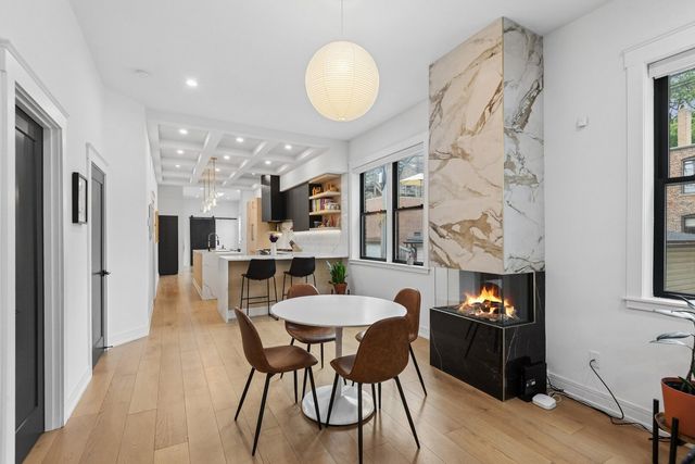 2147 W Thomas Street, Chicago, IL 60622