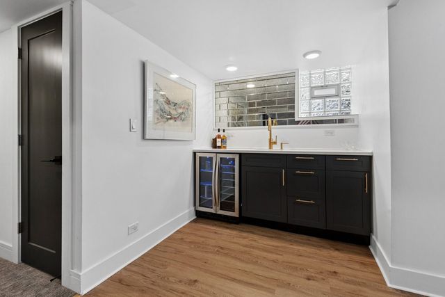 2147 W Thomas Street, Chicago, IL 60622