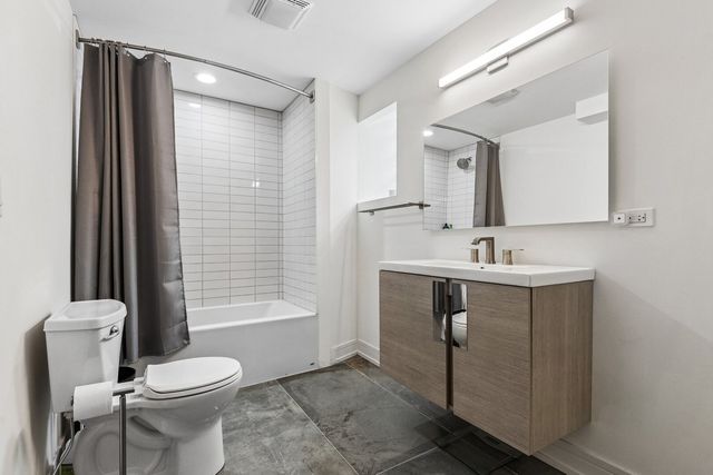 2147 W Thomas Street, Chicago, IL 60622