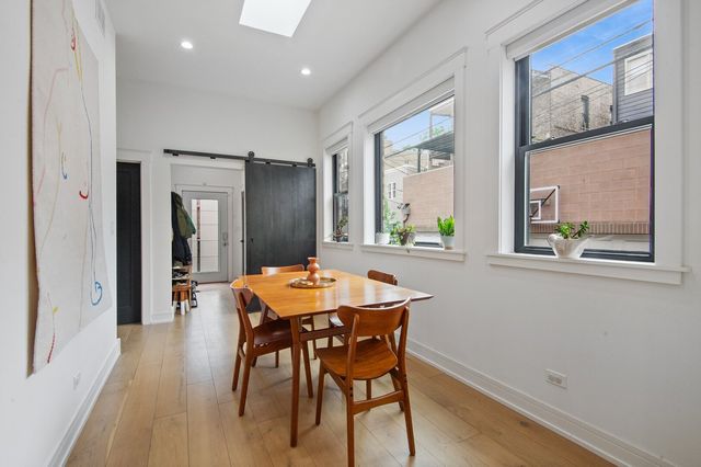 2147 W Thomas Street, Chicago, IL 60622