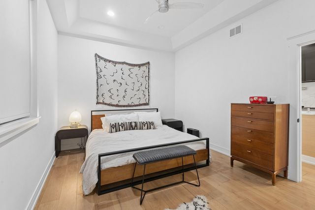 2147 W Thomas Street, Chicago, IL 60622