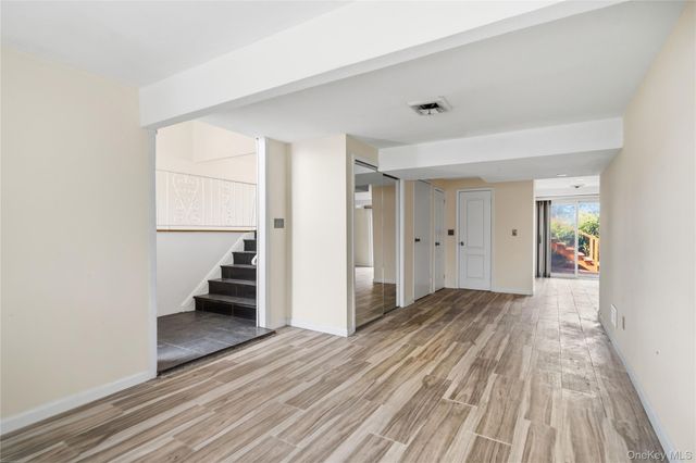 2 Starfire Lane, Williston Park, NY 11596