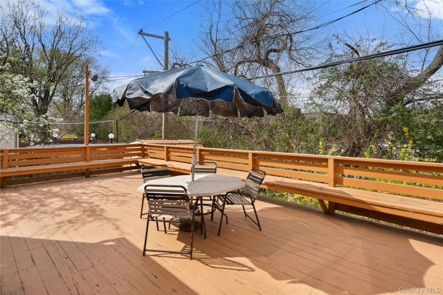 2 Starfire Lane, Williston Park, NY 11596