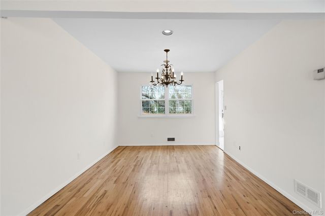 2 Starfire Lane, Williston Park, NY 11596