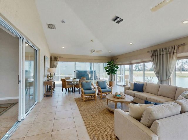 1988 DOVE HOLLOW RUN, The Villages, FL 32162