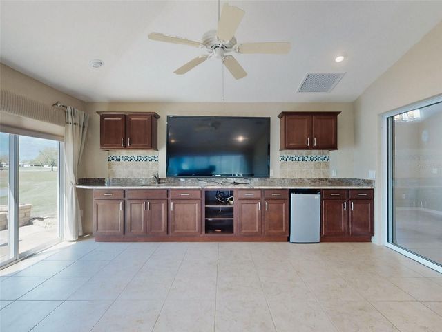1988 DOVE HOLLOW RUN, The Villages, FL 32162
