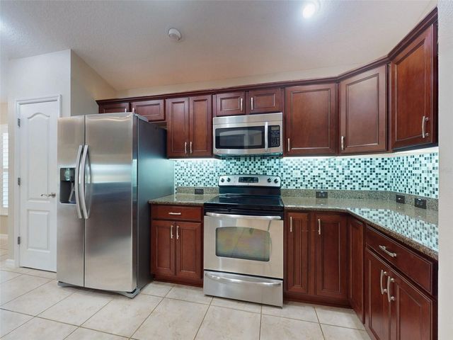 1988 DOVE HOLLOW RUN, The Villages, FL 32162