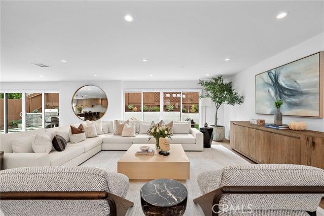 1789 Kinglet Court, Costa Mesa, CA 92626