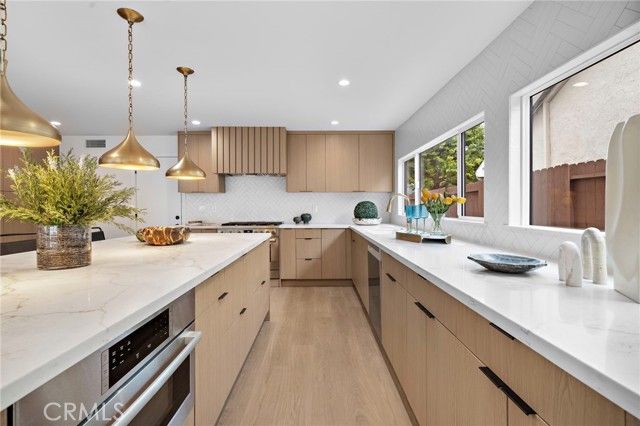 1789 Kinglet Court, Costa Mesa, CA 92626