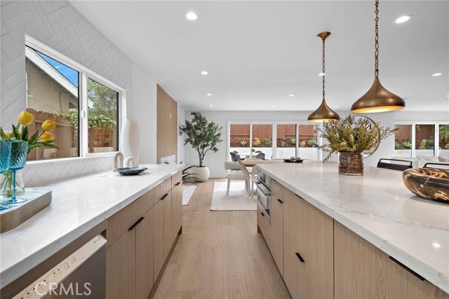 1789 Kinglet Court, Costa Mesa, CA 92626