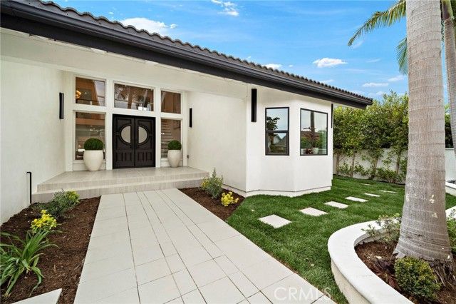 1789 Kinglet Court, Costa Mesa, CA 92626