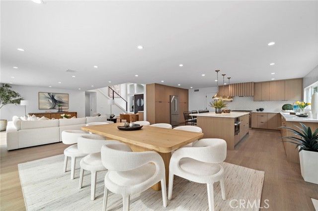 1789 Kinglet Court, Costa Mesa, CA 92626