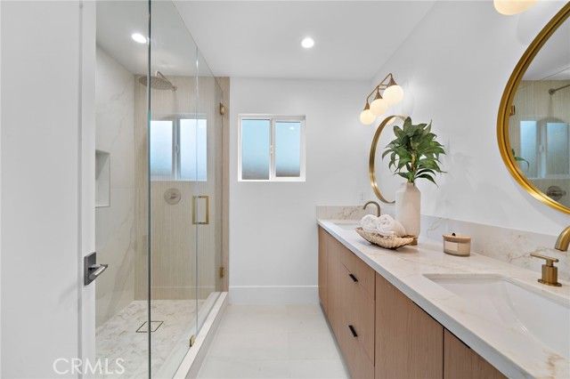 1789 Kinglet Court, Costa Mesa, CA 92626