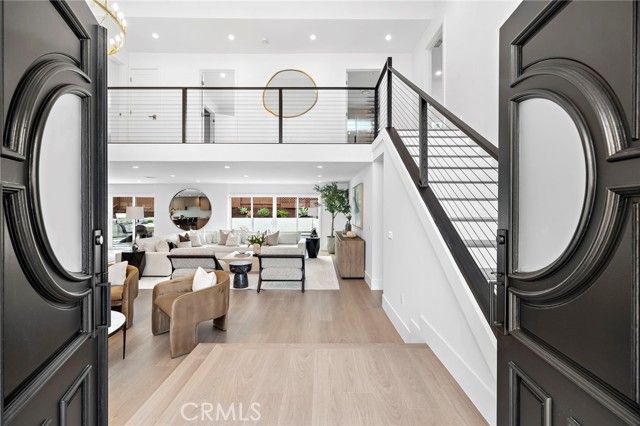 1789 Kinglet Court, Costa Mesa, CA 92626