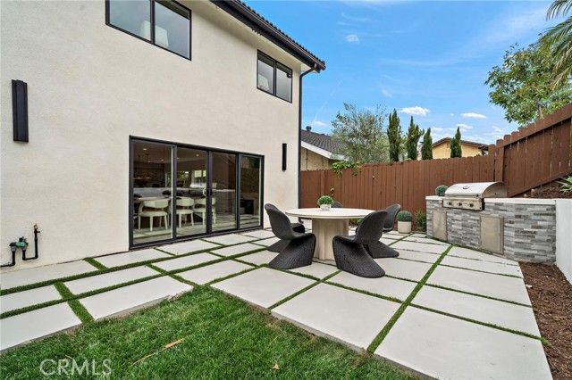 1789 Kinglet Court, Costa Mesa, CA 92626