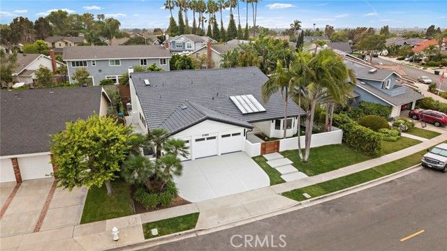 1789 Kinglet Court, Costa Mesa, CA 92626