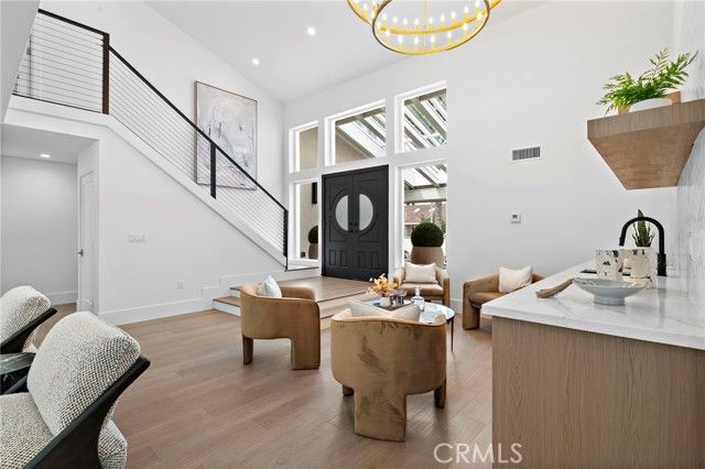 1789 Kinglet Court, Costa Mesa, CA 92626