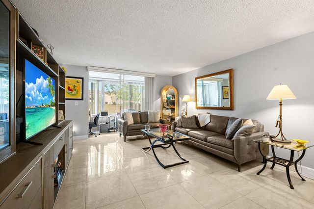 9330 Sunrise Lakes Boulevard 104, Sunrise, FL 33322