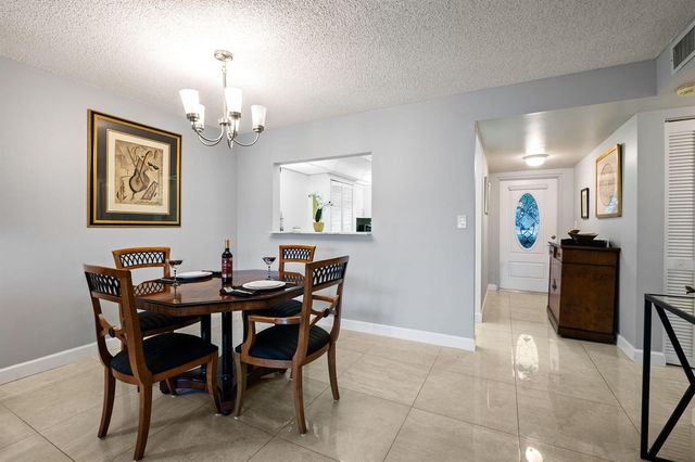 9330 Sunrise Lakes Boulevard 104, Sunrise, FL 33322