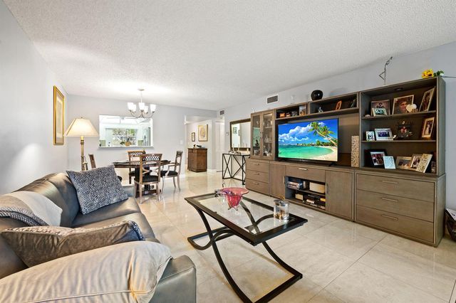 9330 Sunrise Lakes Boulevard 104, Sunrise, FL 33322
