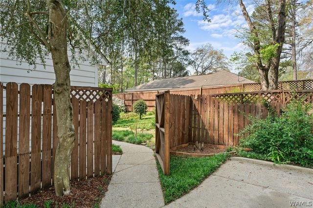 2438 Trenton, Tuscaloosa, AL 35406