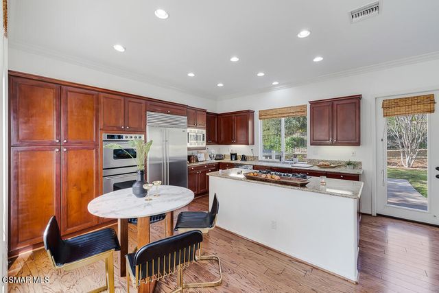 6103 Deerhill Road, Oak Park, CA 91377