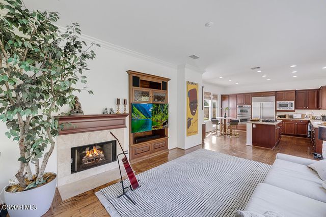 6103 Deerhill Road, Oak Park, CA 91377